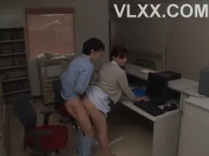 Má cạn lời trước đứa con thẩm du với quần lót của mình nên quyết định giáo dục