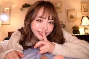 Con gái dụ dỗ bố dượng không được nên nhờ cô bạn thân giúp