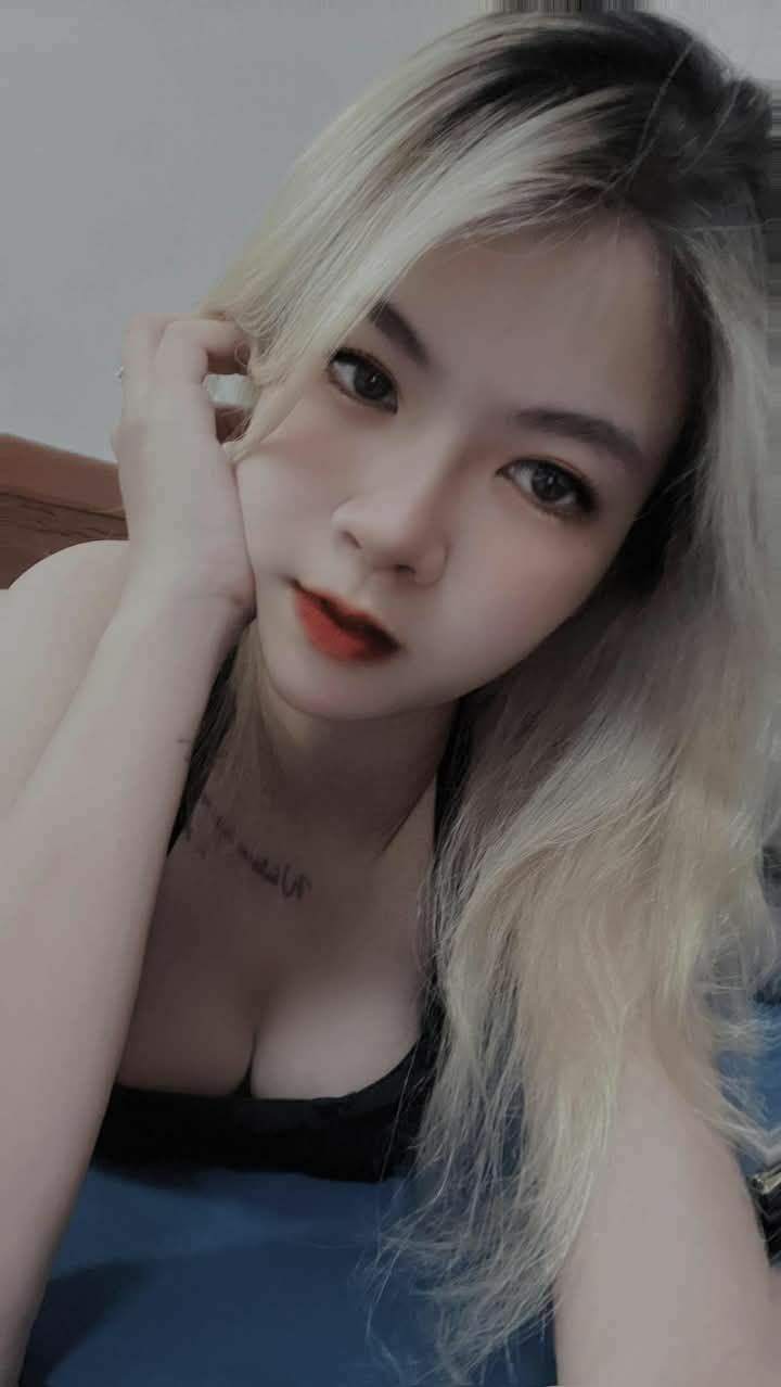 sex em chỉ đút vào 1cm thôi mà chị
